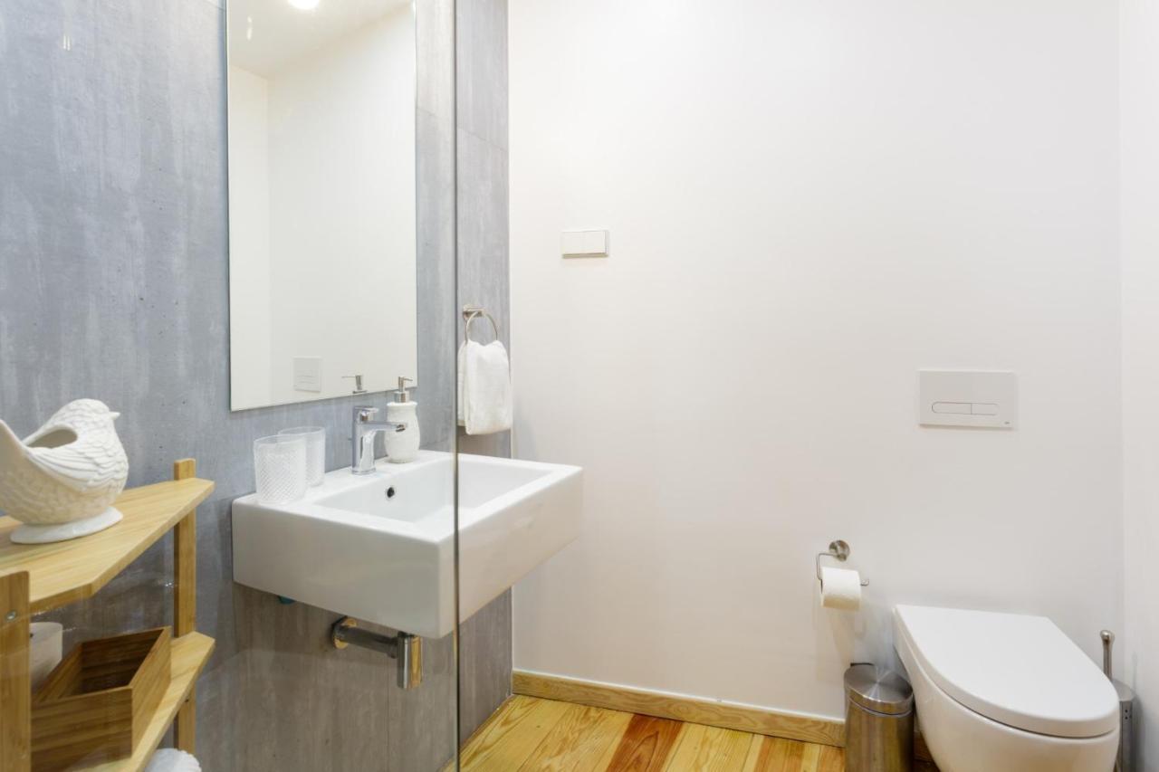 Amazing Rooftop Terrace With River And Historic City View 4 Bedrooms 4 Bathrooms Ac 19Th Century Building Chiado Lisboa Ngoại thất bức ảnh